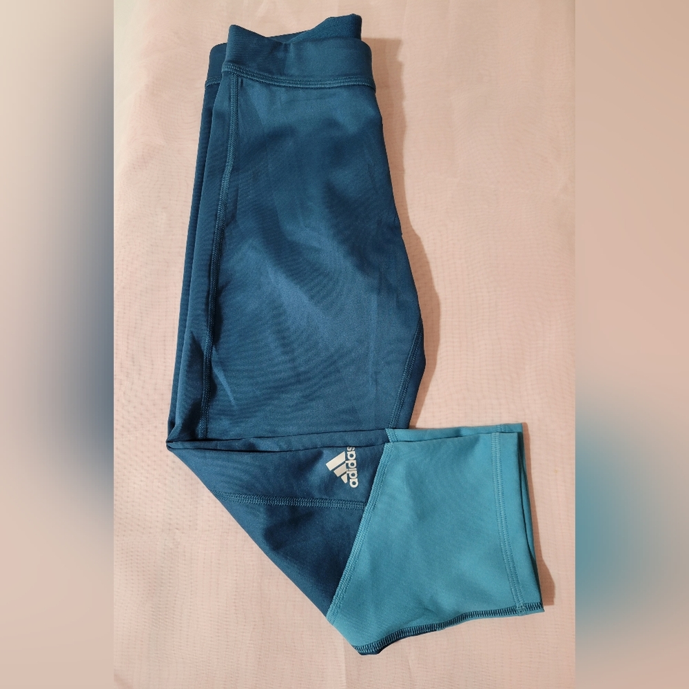 Adidas mid rise crop leggings